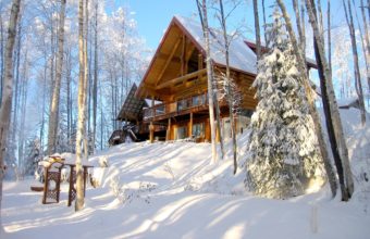 House In Snow Wallpaper 2560x1920 340x220