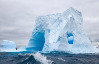 Iceberg Wallpaper 1920x1200 340x220