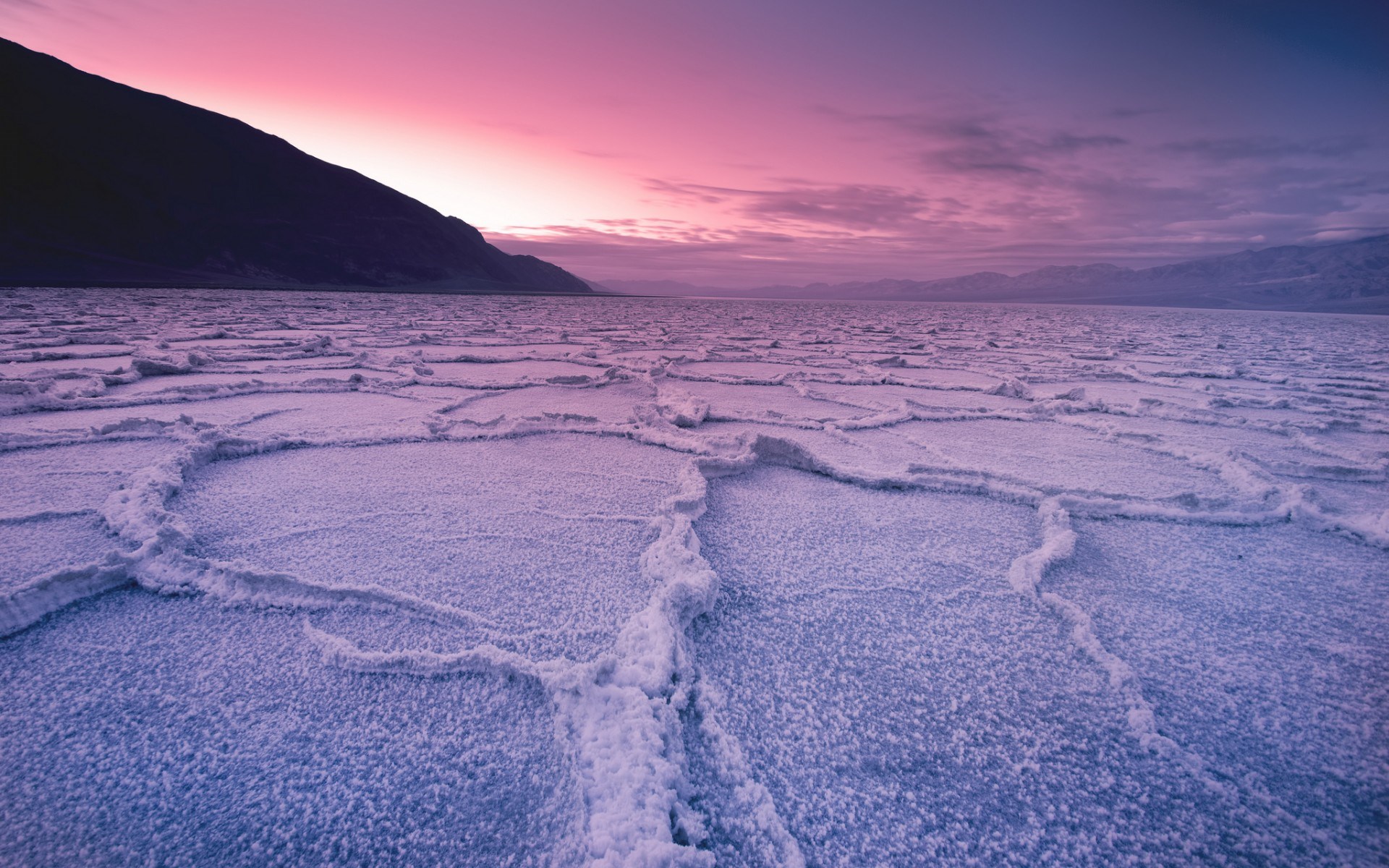 Death Valley Salt Flats Nature - [1920 x 1200]