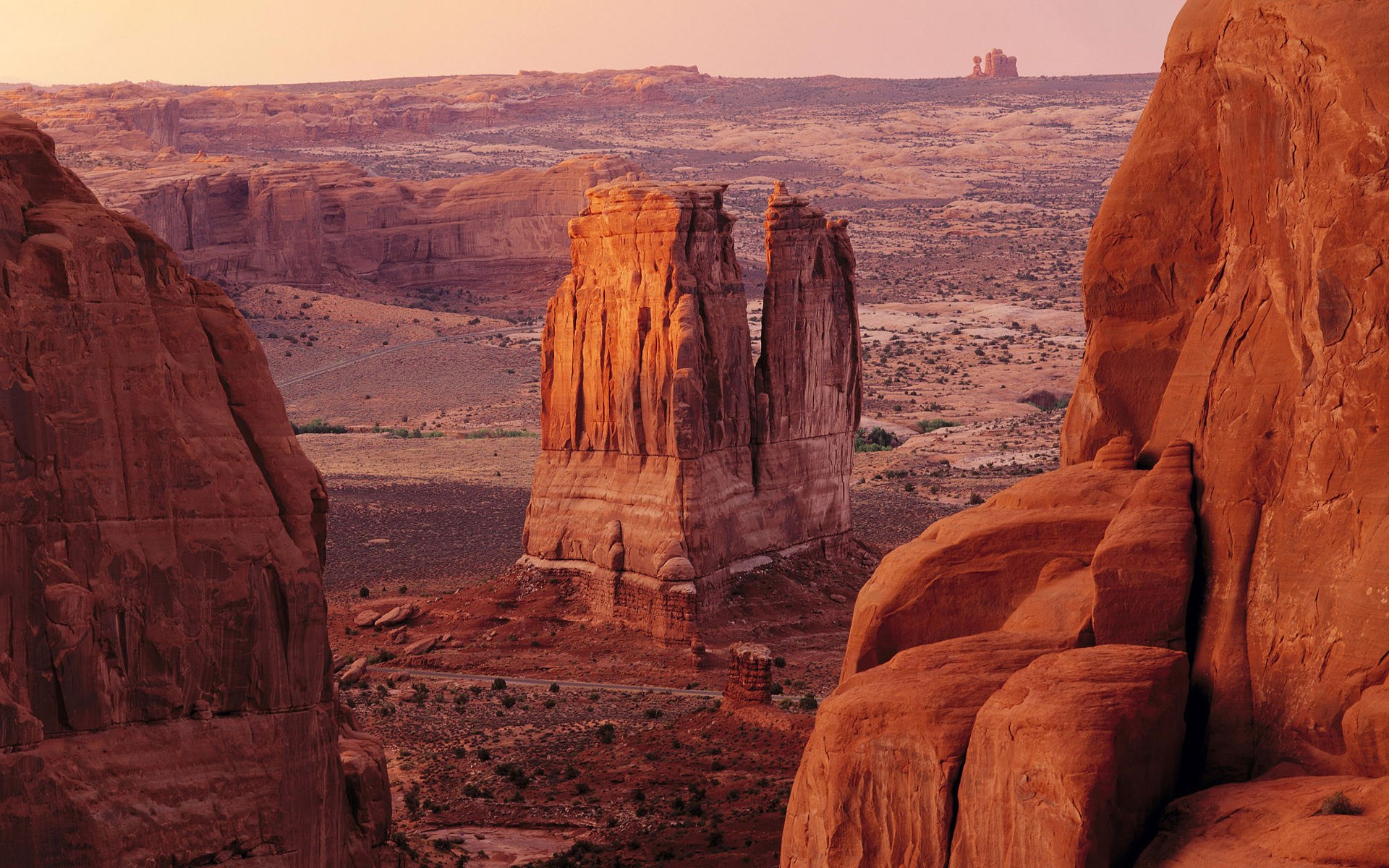 Desert Rock Stone - [1920 x 1200]