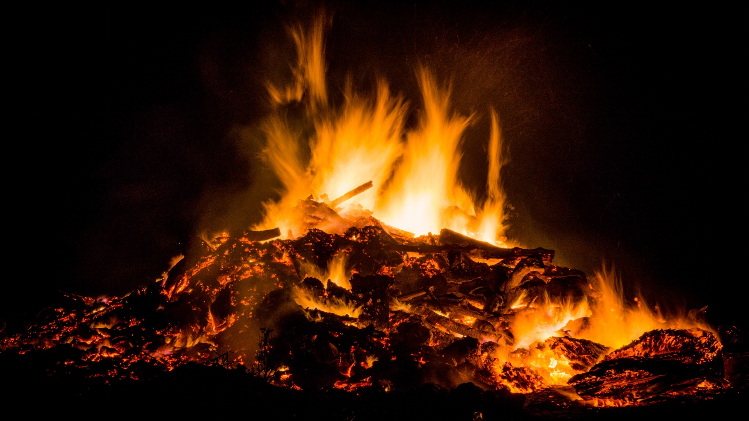 fire wallpapers 19 2560 x 1440