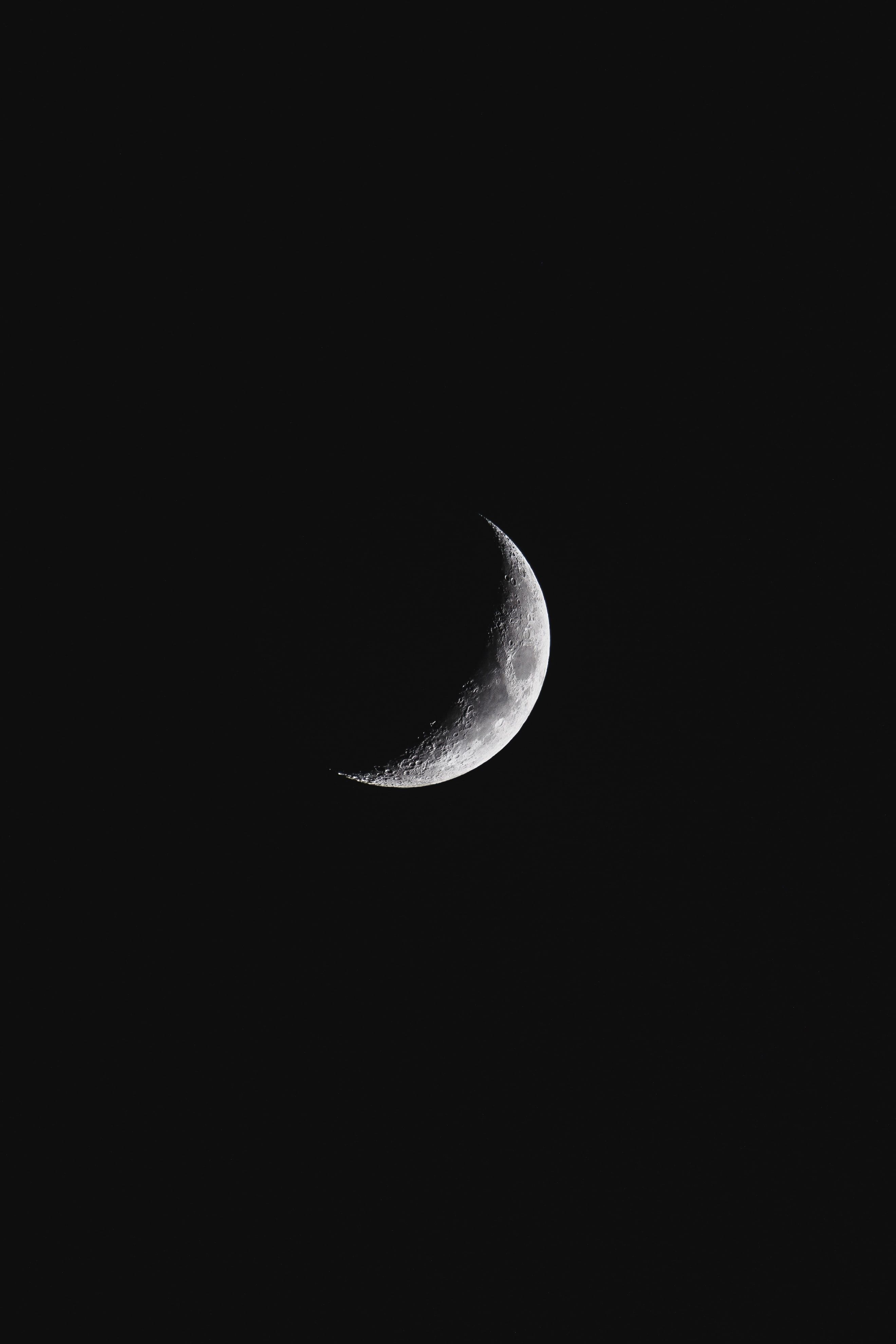 Space Call? Will Your Phone Work On The Moon? - 1lrb6am