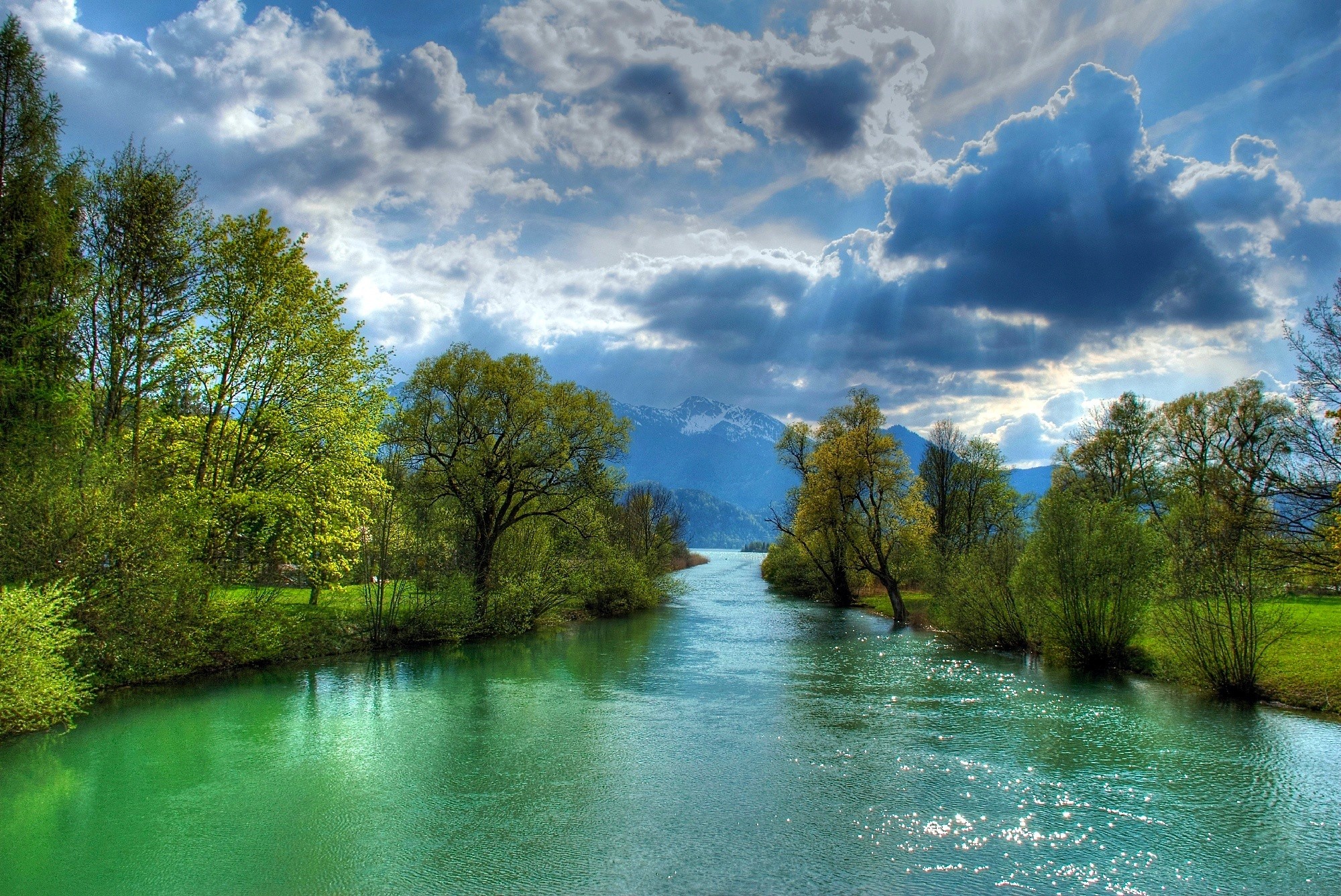 Красивые картинки реки. Природа река. Красивая река. Пейзаж с речкой. Пейзаж с водой.
