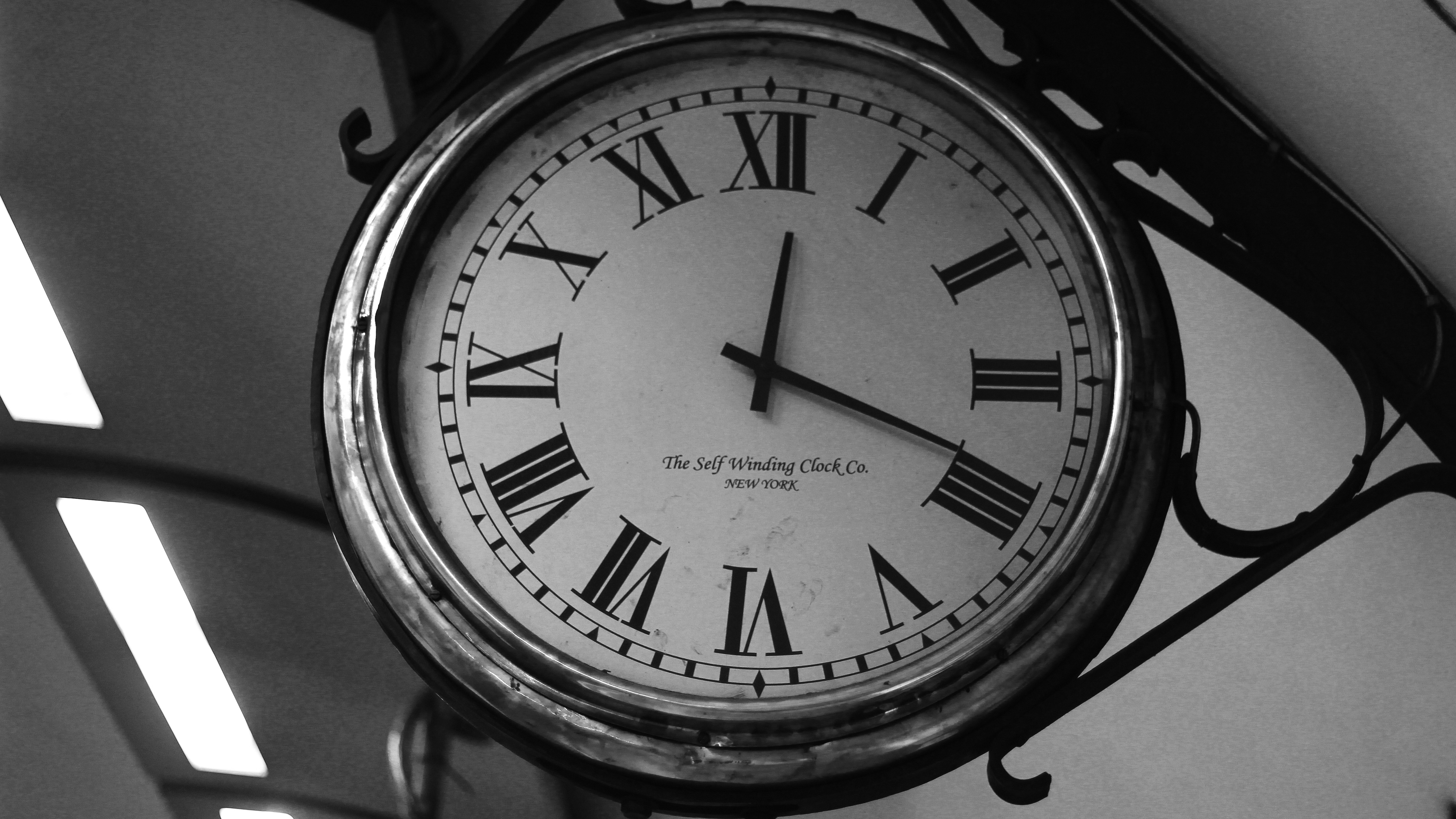 Часы старинные для видеомонтажа. Wind the clock. Grandfather clock часы схема. Historical clock. Заводить часы.