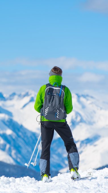 Sportsman Skiing Mountain Top Tourist Wallpaper 2160x3840 380x676