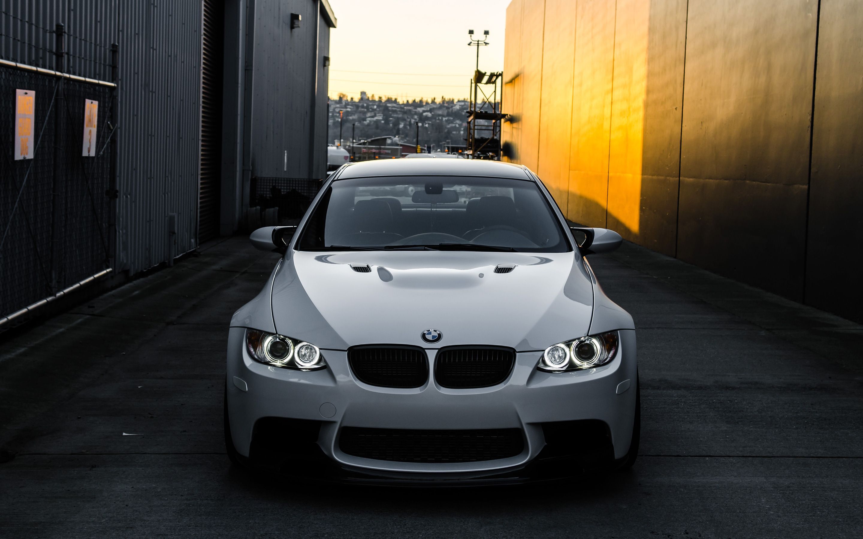 BMW M3 Wallpaper 03  [2880x1800]