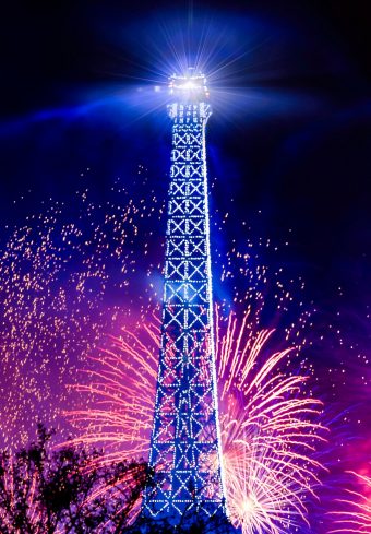 Eiffel Tower Salute Holiday Wallpaper 1640x2360 1 340x489
